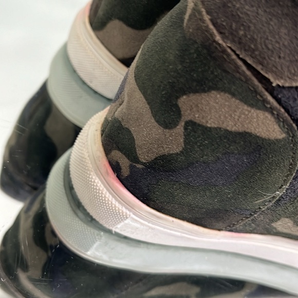 Blondo Glenda Waterproof Sneaker Bootie Shoes Camo Green Leather Vamp Zipper 11 - Picture 12 of 15